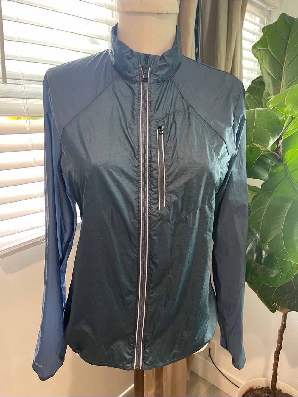 Under Armour Women's Dusty Navy Lightweight Windbreaker